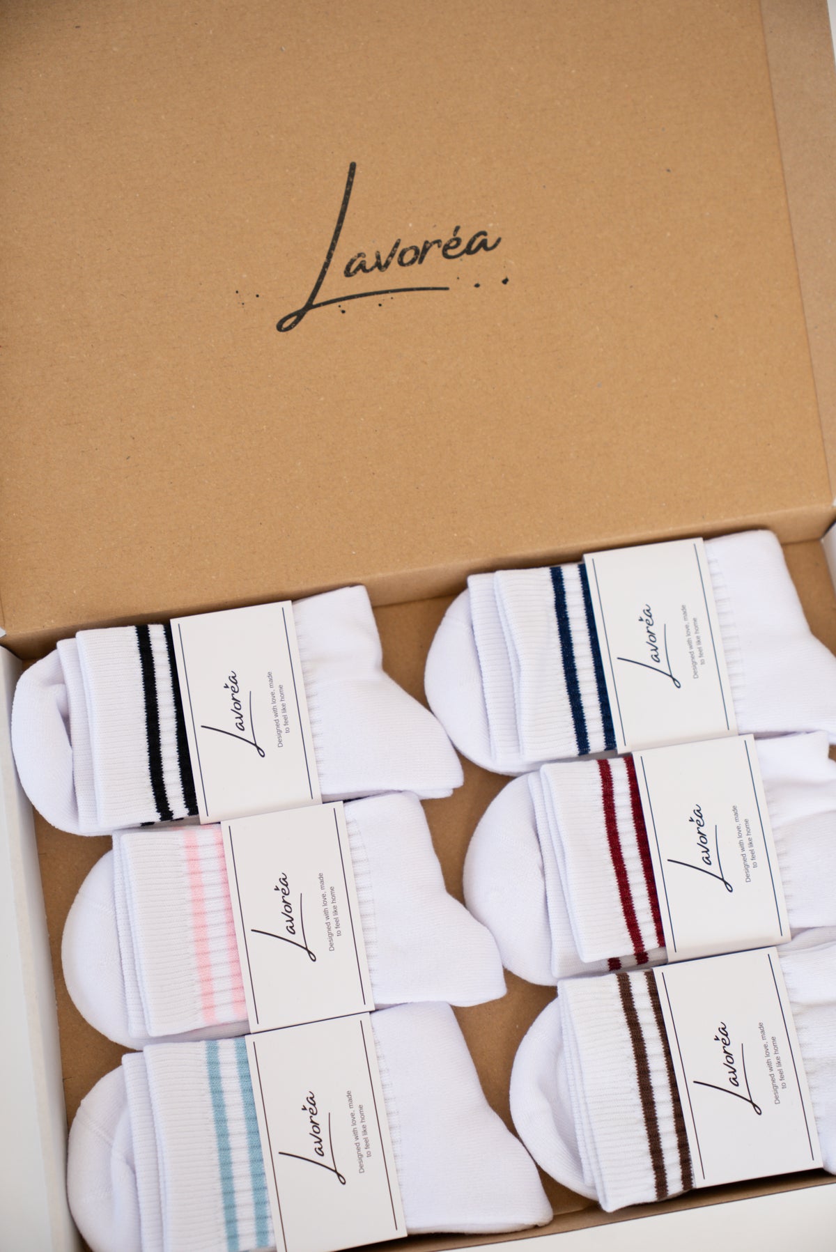 Lavoréa sock packaging, six colors in the branded mailer box
