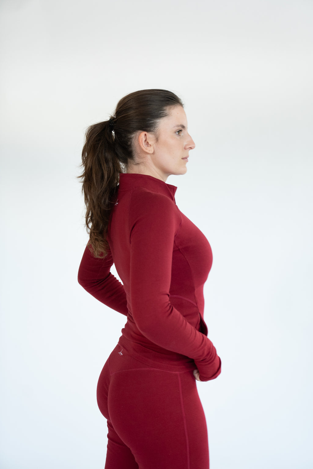 Lavoréa Training Jacket with Pockets in organic cotton, side view showing the pocket